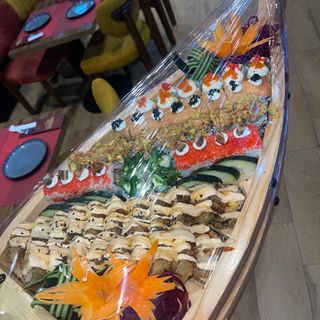 ROYAL BOX 70 PCS