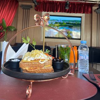 Petit Déjeuner Croque Benedict