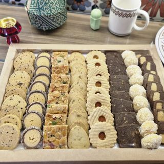Collection raffinée de douceurs et gâteaux secs PM