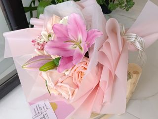 Lys & roses papier rose clair