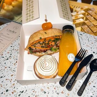 Lunch box ( Sandwich au thon)