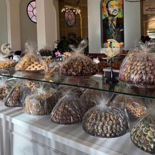 Pâtisserie marocaine amande varié ( 1 kilos )