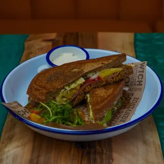 Croque-Monsier Triple Fromage et Viande Grère, comté, emmental.