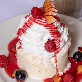 Pavlova aux fruits de saison