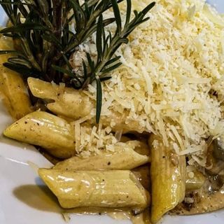 Péné poulet champignons