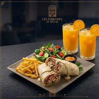 Le Duo wraps Shawarma super : 2 wraps shawarma + salade du jours + frite + 2 jus fruités