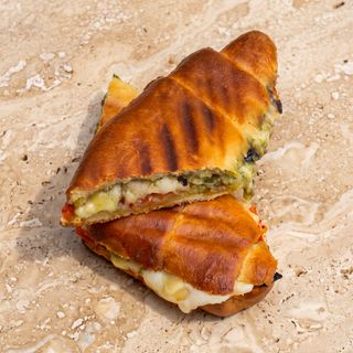 Panini Caprese - Mozza & Pesto