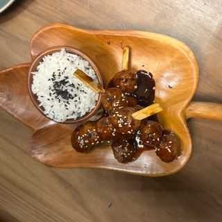 Brochettes boulettes de poulet