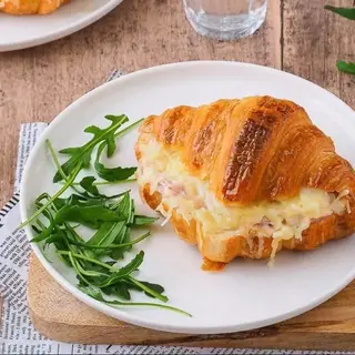 Croissant bechamel fromage