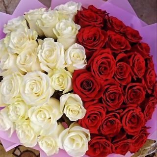 Bouquet de 50 Roses (Rouges & Blanches