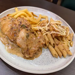 Plat Émincé de poulet sauce Fromagère