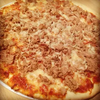 Tuna pizza