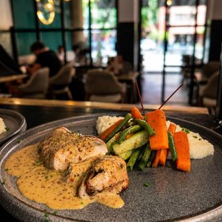 Suprême de poulet sauce moutarde