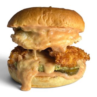 Avocado Chicken Stack Burger – Légèrement Épicé