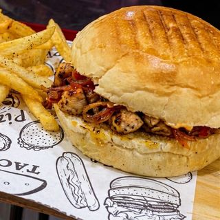 House Sandwich Chicken