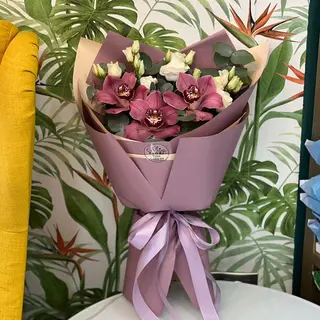 3 Orhidei și Eustoma