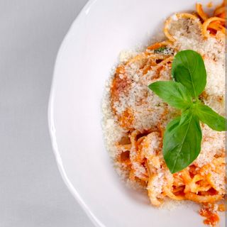 Paste cu vită și roșii