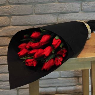 Buchet de 15 Lalele Roșii