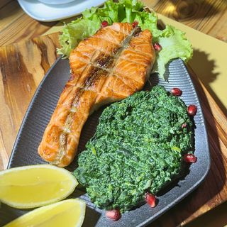 FILET DE SOMON PE GRAR