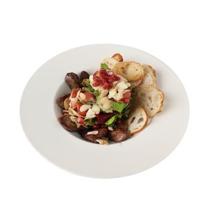 Salată caldă cu ficat de găină
