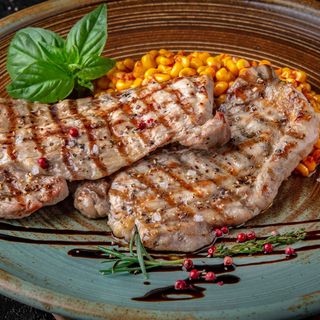 Escalope picante de porc cu porumb dulce