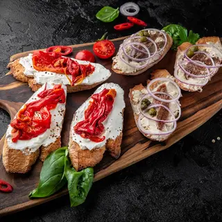 Bruschette cu ardei copt