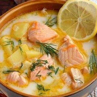 Supă finlandeza de pește cu somon și sturion