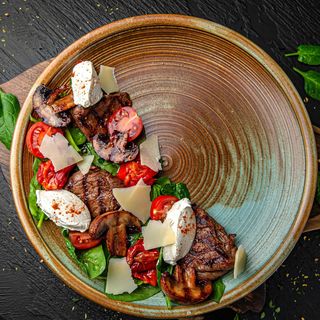 Salata calada cu vitel si ardei copt