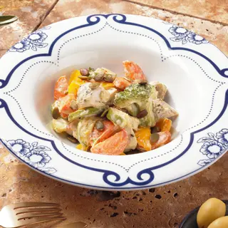 Salată caldă cu cărniţă de pui