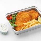 Scnitzel cu cartofi pai