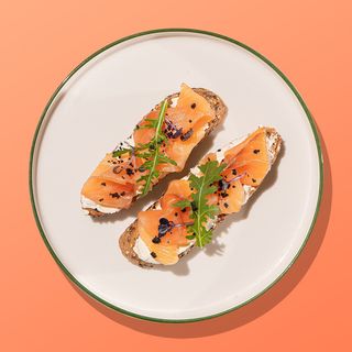 Bruschetta cu somon