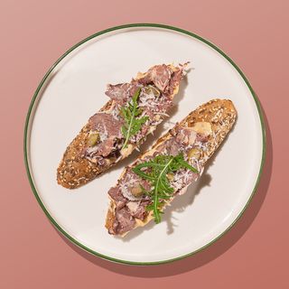 Bruschetta with Roast Beef
