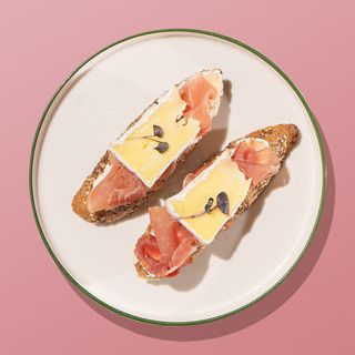 Bruschetta with Prosciutto and Brie
