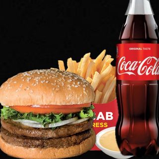 Combo dublu hamburger de vită + cartofi pai + sos+coca cola 0,5l.