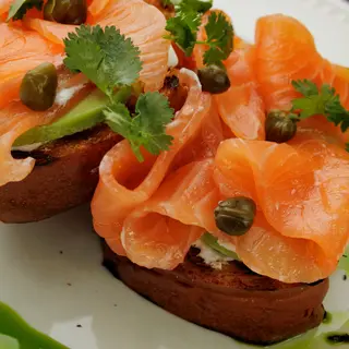  Brioche cu somon