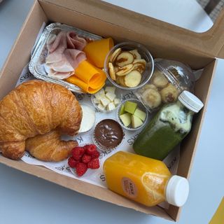 Breakfast Box for 2
