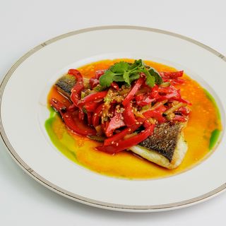 Dorado cu legume sotate