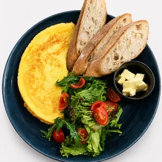 Omletă clasică cu cerry și rucola