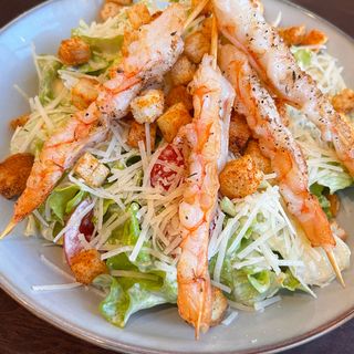 Salată Caesar cu creveți