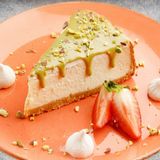 Cheesecake cu sos de fistic 