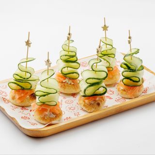 Canapele festive cu somon