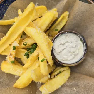Cartofi pai cu sos de trufe si parmezan