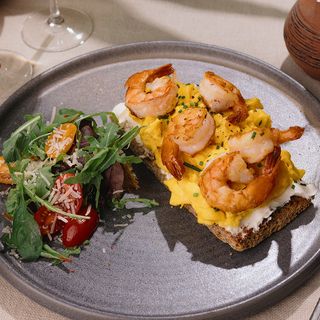 Скрэмбл с креветками / Scramble cu creveți