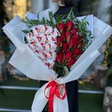 Buchet-Inimioara din Trandafiri si Raffaello