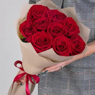 Buchet din 9 Trandafiri Rosii