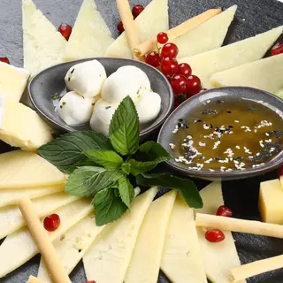 Сырная нарезка / Asorti de cascaval