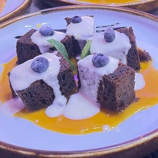 Черная баба с соусом/ Baba Neagra cu sos