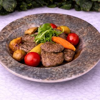 Говядина с овощами / Carne de vita cu legume
