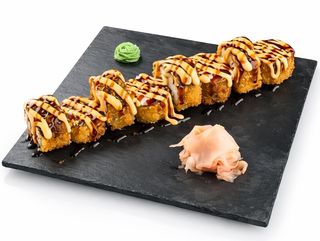 Горячие суши с лососем/ Sushi cald cu somon