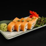 Ролл Deluxe с лососем и угрем/ Roll Deluxe cu Somon si Țipar